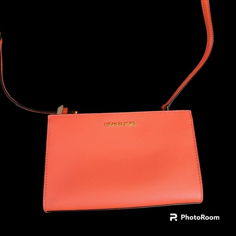 NWT Michael Kors Sheila Crossbody
